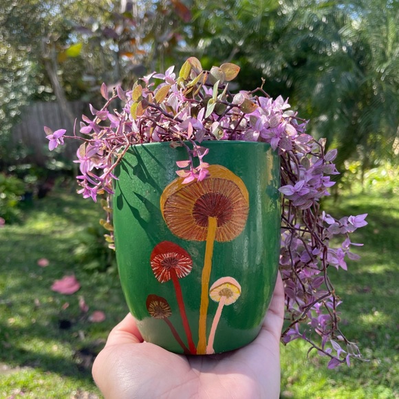 Hand painted Mushroom Plant Pot/flower pot/boho chique/hippie decor/bohemian - Picture 3 of 3